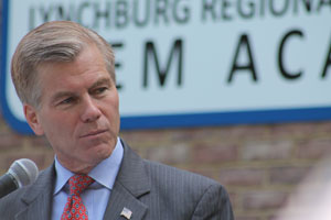 Gov. McDonnell at STEM Academy ribbon cutting